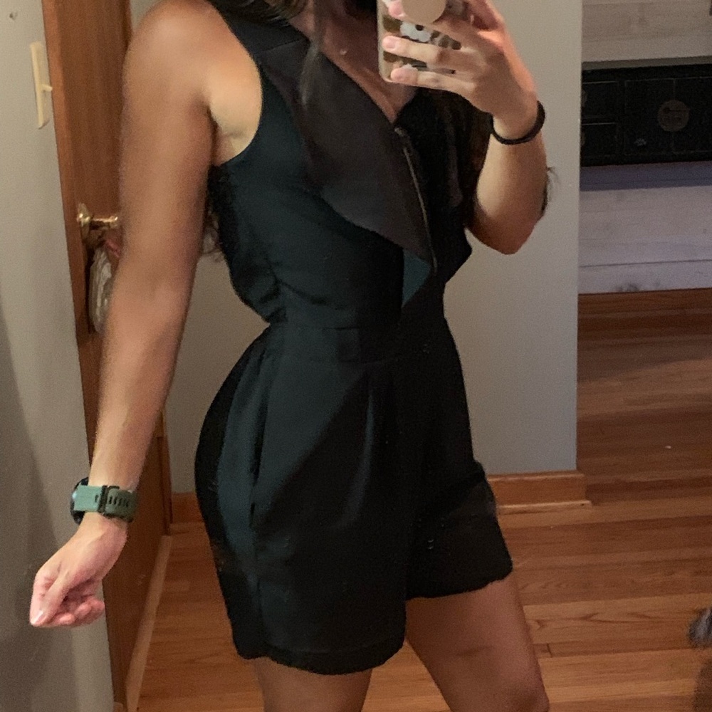 Black Express Romper NWOT size 6